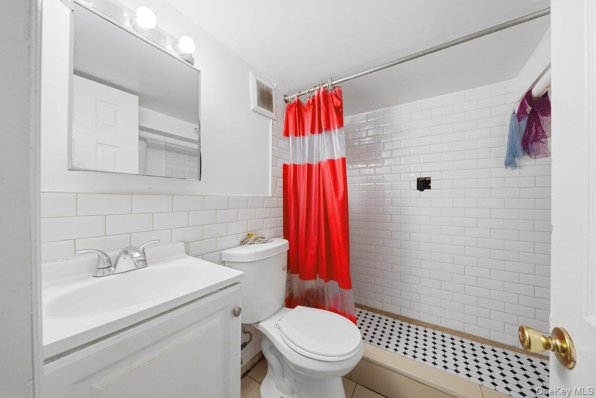 Single Family Villa Avenue Bronx, NY 10468, MLS-1021472-15