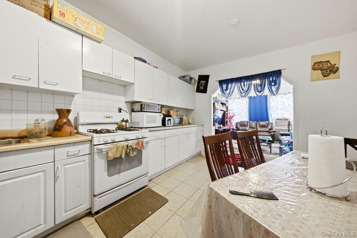 Single Family Villa Avenue Bronx, NY 10468, MLS-1021472-21