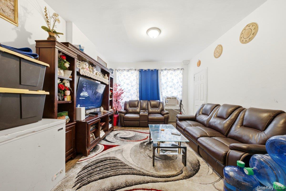 Single Family Villa Avenue Bronx, NY 10468, MLS-1021472-22