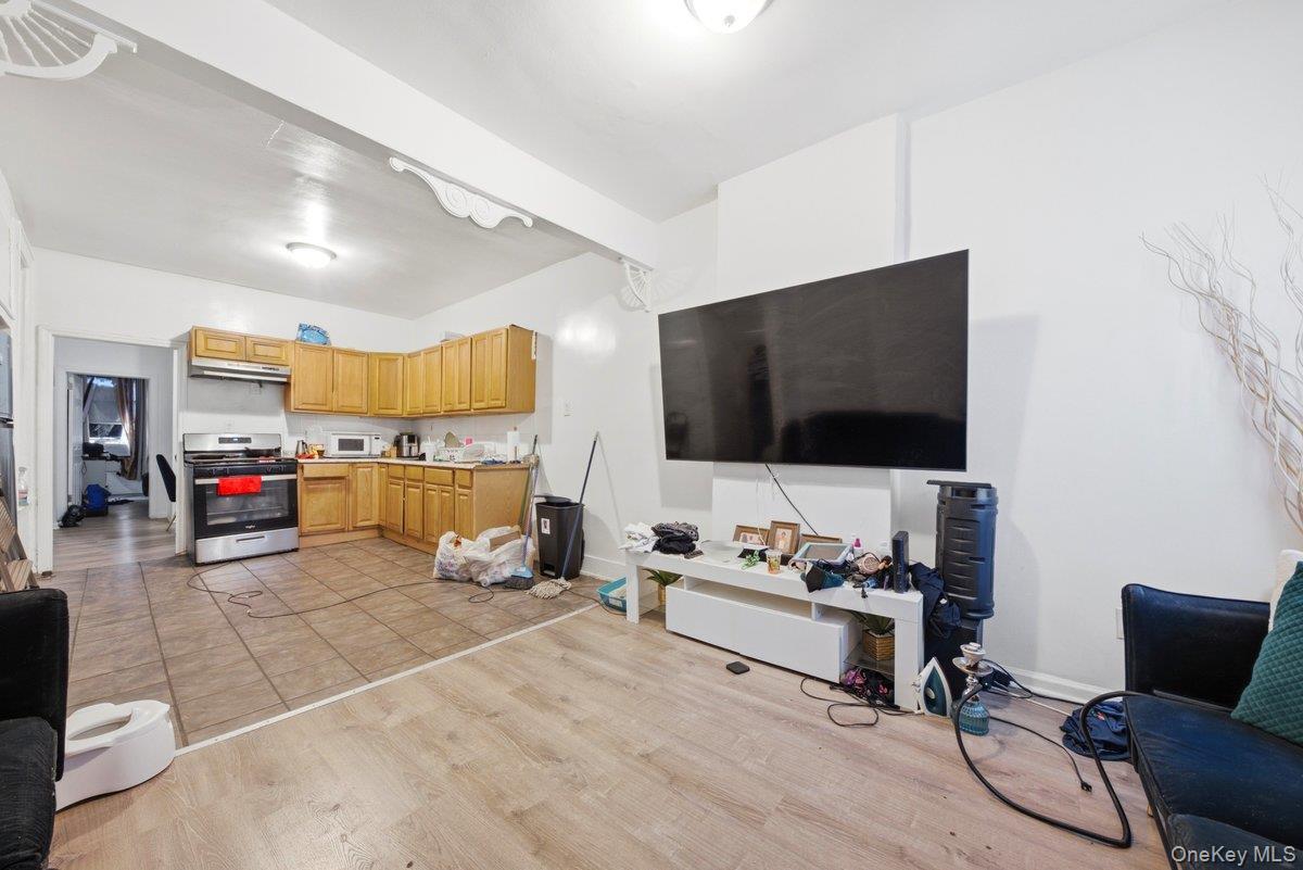 Single Family Villa Avenue Bronx, NY 10468, MLS-1021472-26