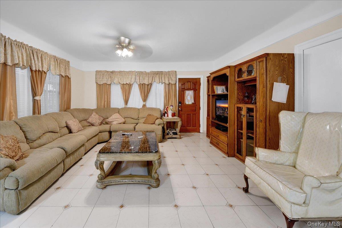 Single Family Rawlins Avenue  Bronx, NY 10465, MLS-1021489-2