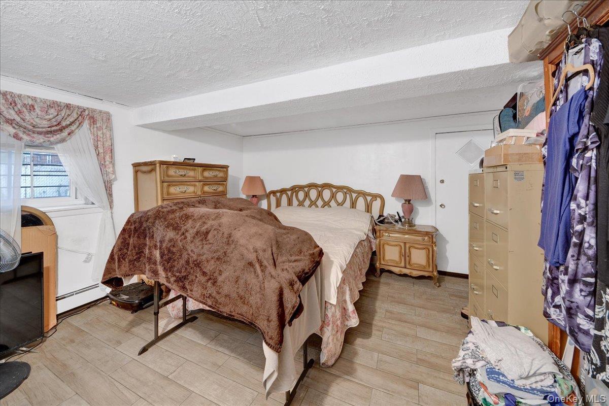 Single Family Rawlins Avenue  Bronx, NY 10465, MLS-1021489-21