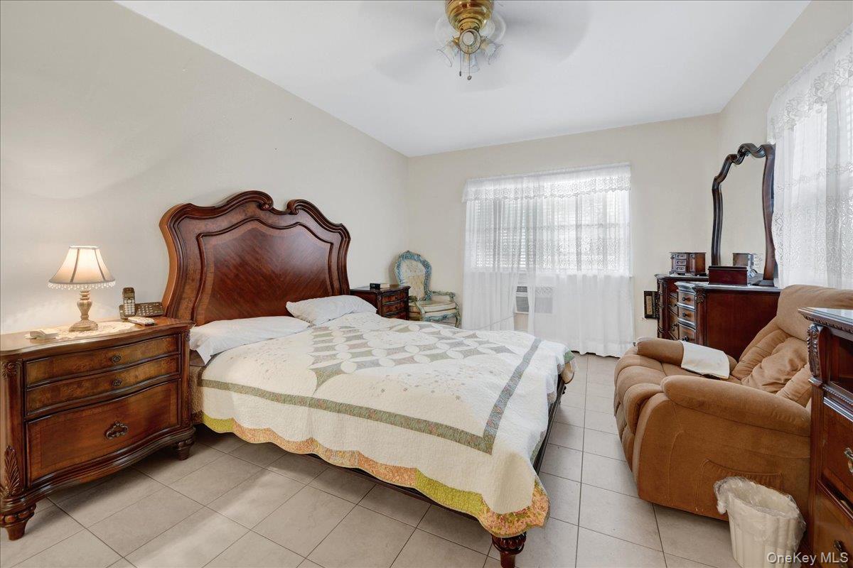 Single Family Rawlins Avenue  Bronx, NY 10465, MLS-1021489-7