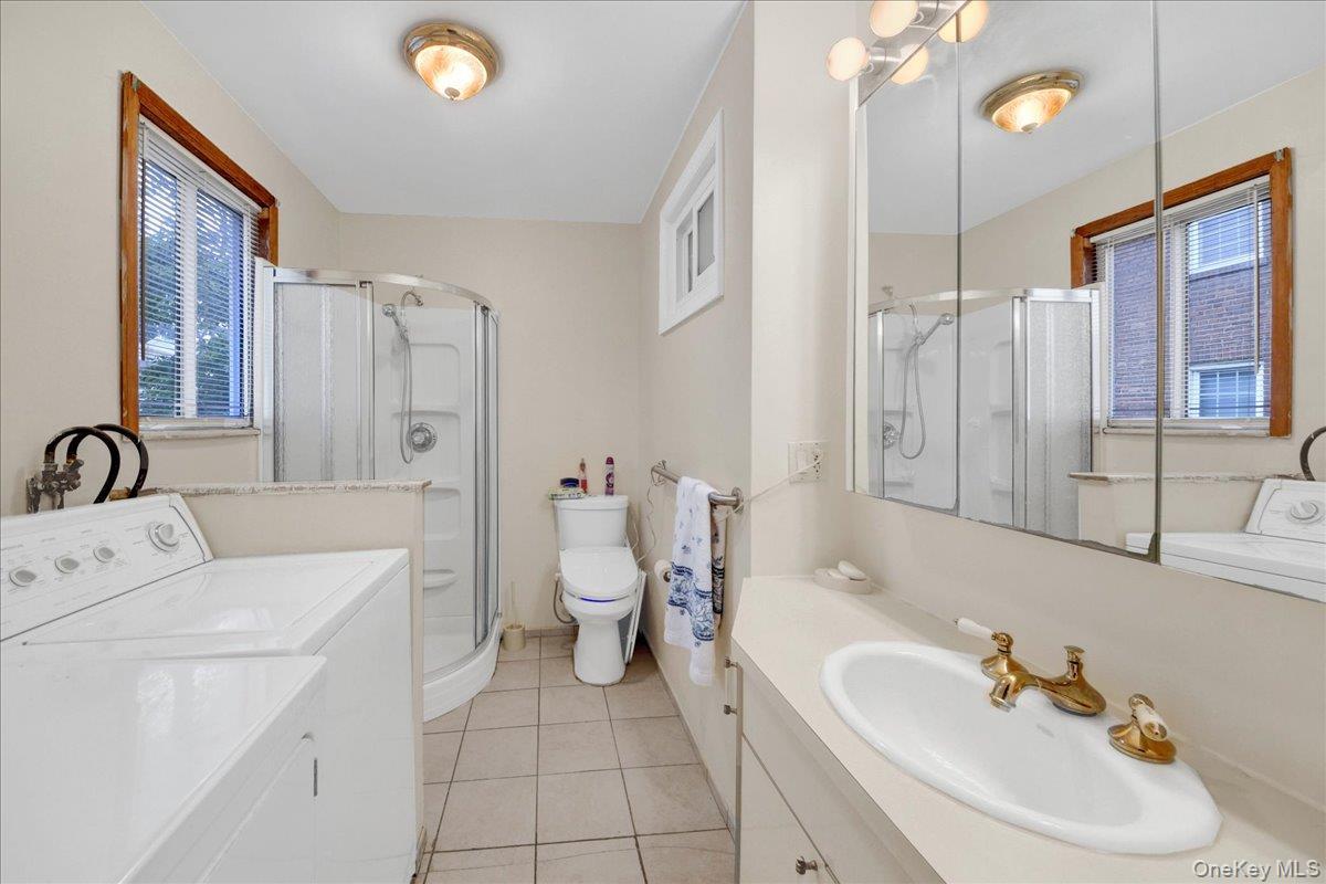 Single Family Rawlins Avenue  Bronx, NY 10465, MLS-1021489-9