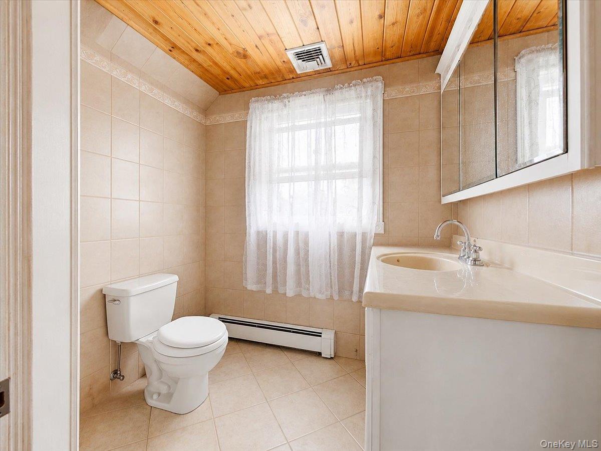 Single Family E Riviera Drive  Suffolk County, NY 11757, MLS-1021495-13