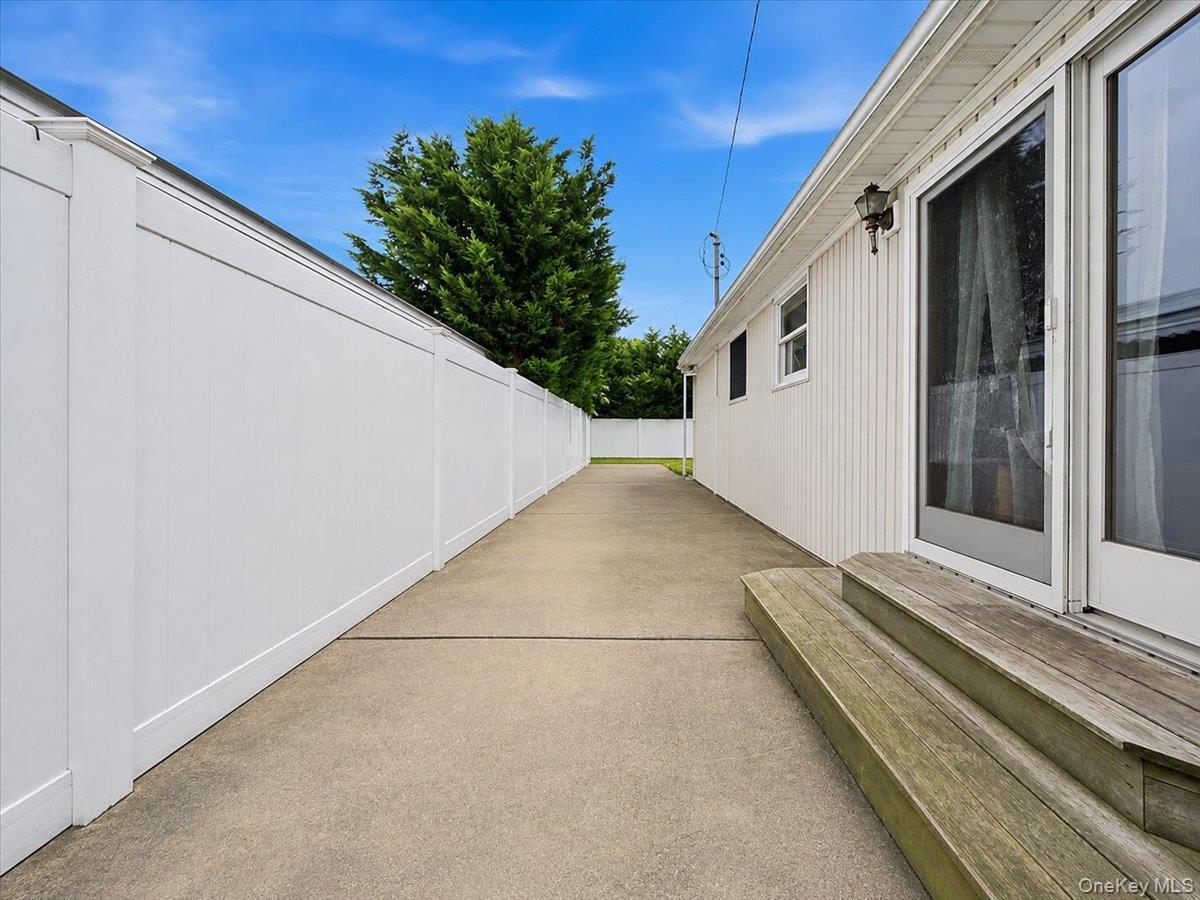 Single Family E Riviera Drive  Suffolk County, NY 11757, MLS-1021495-15