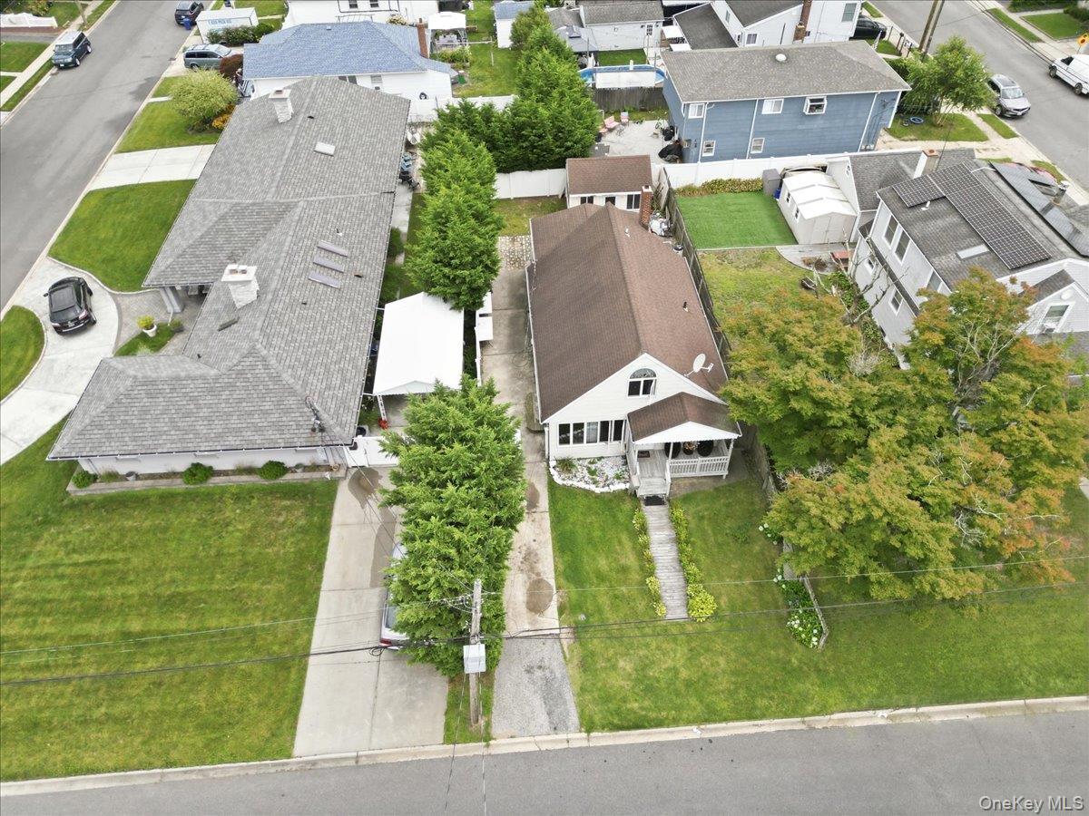 Single Family E Riviera Drive  Suffolk County, NY 11757, MLS-1021495-25