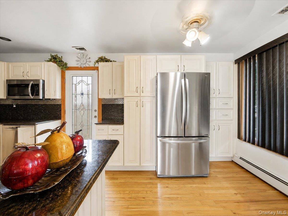 Single Family E Riviera Drive  Suffolk County, NY 11757, MLS-1021495-7