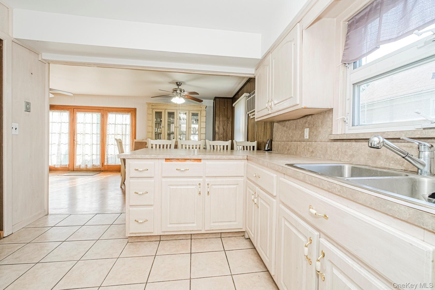 Single Family Highview Avenue Staten Island, NY 10301, MLS-1021535-10