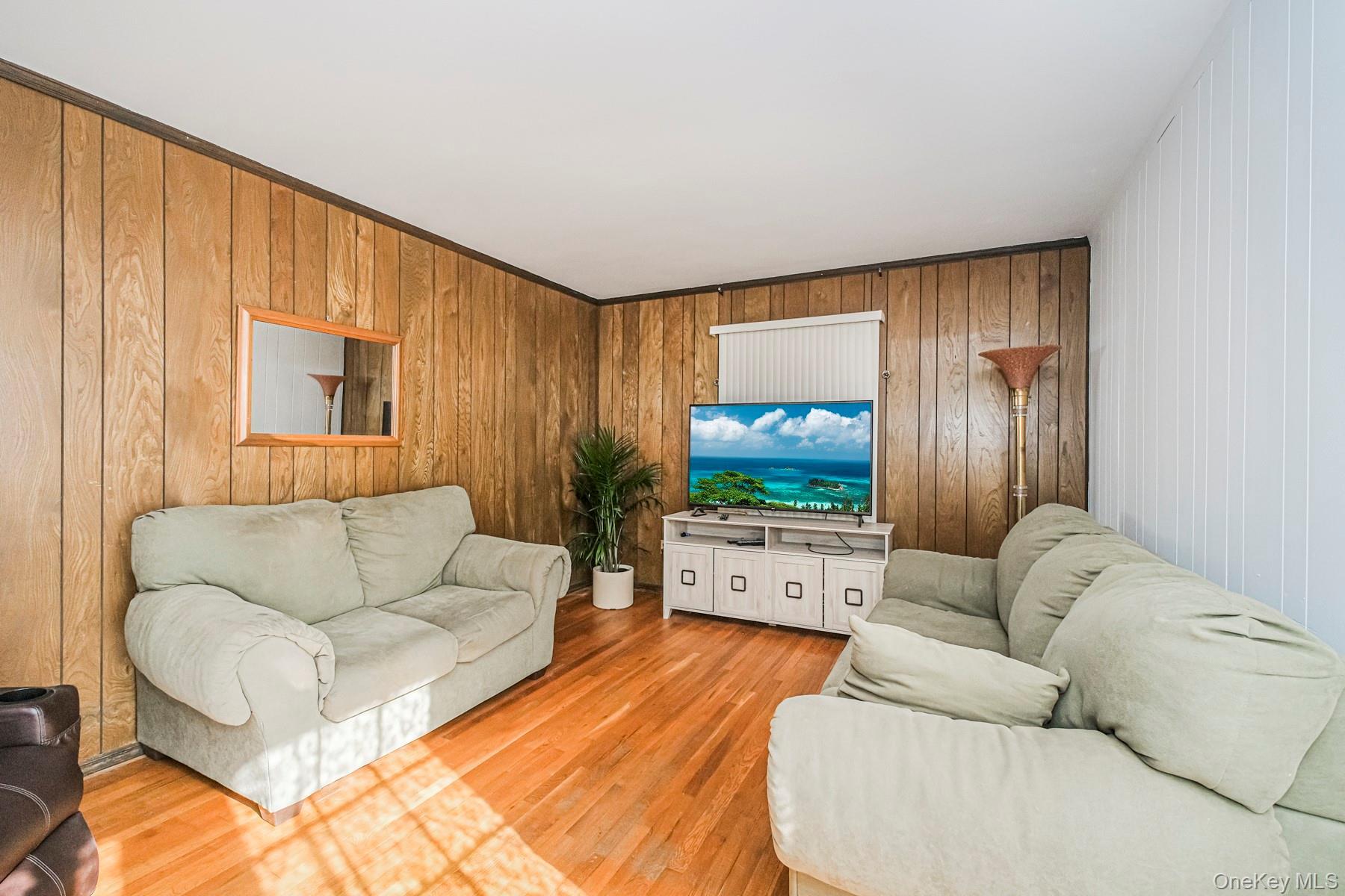 Single Family Highview Avenue Staten Island, NY 10301, MLS-1021535-13