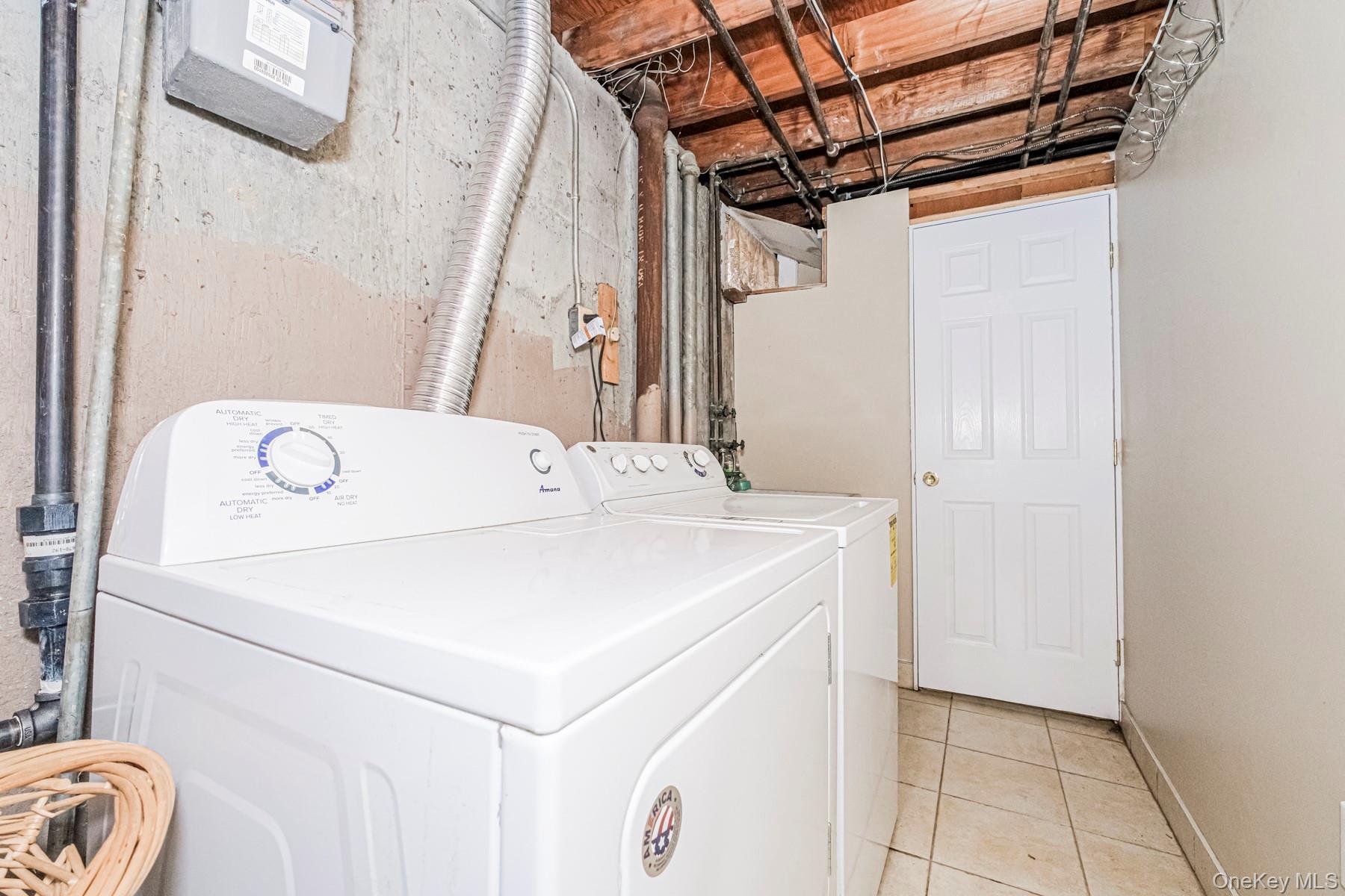 Single Family Highview Avenue Staten Island, NY 10301, MLS-1021535-22