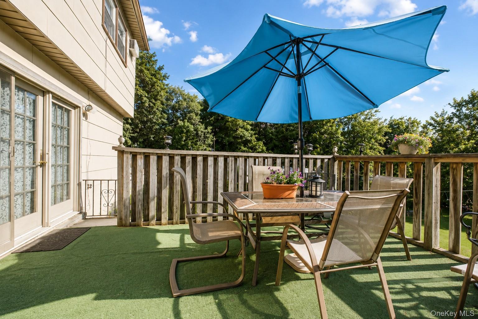 Single Family Highview Avenue Staten Island, NY 10301, MLS-1021535-35