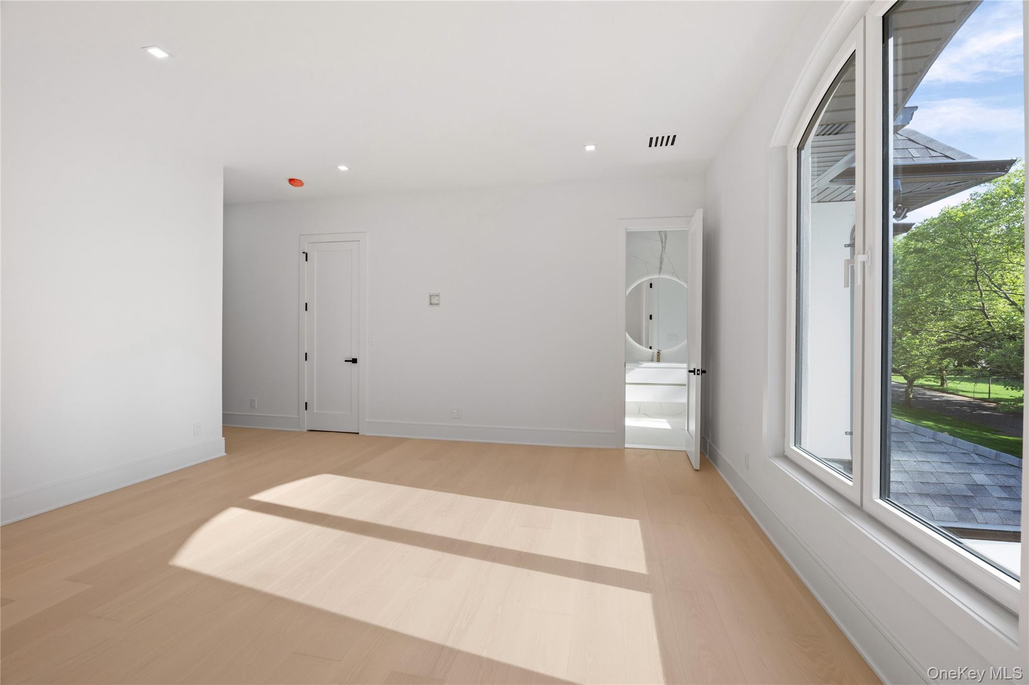 Single Family Somner Drive  Suffolk County, NY 11746, MLS-1021536-41