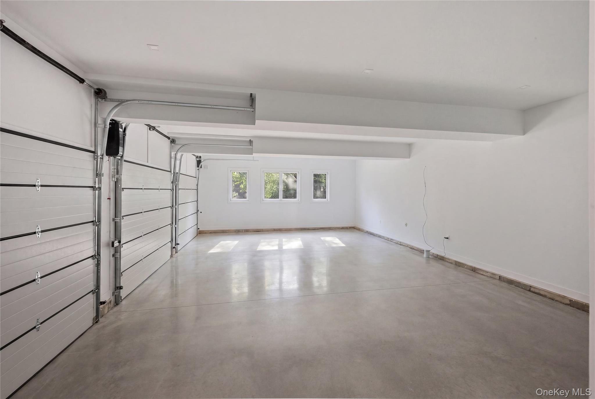 Single Family Somner Drive  Suffolk County, NY 11746, MLS-1021536-47