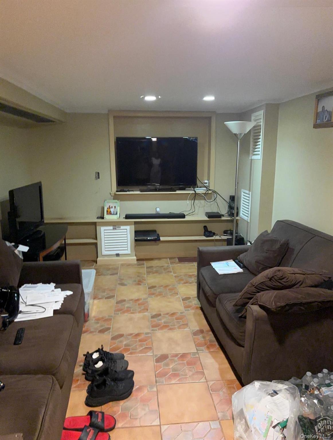 Single Family 145th Road Queens, NY 11413, MLS-1021588-13