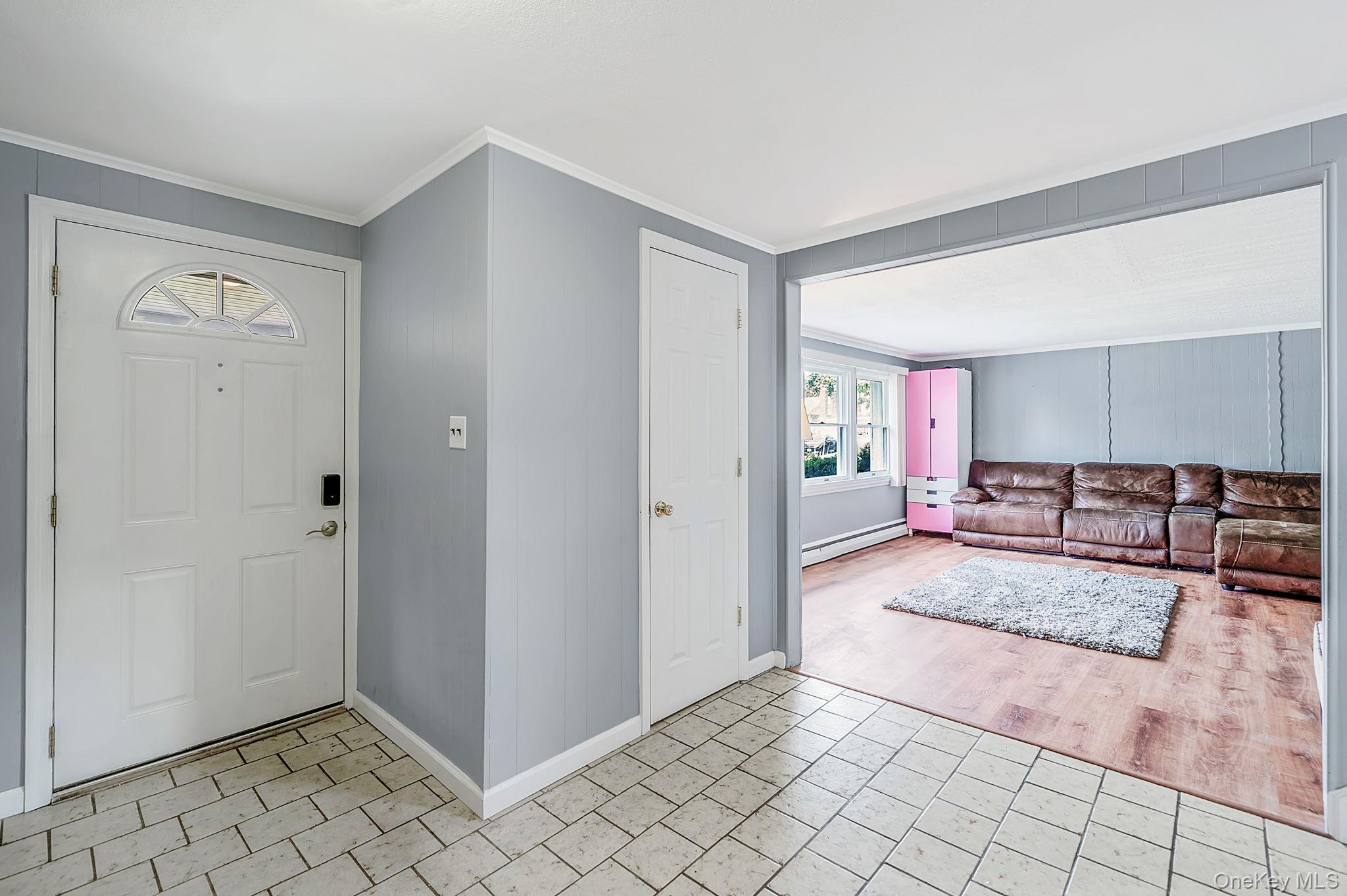 Single Family Blue Spruce Lane Suffolk County, NY 11725, MLS-1021591-11