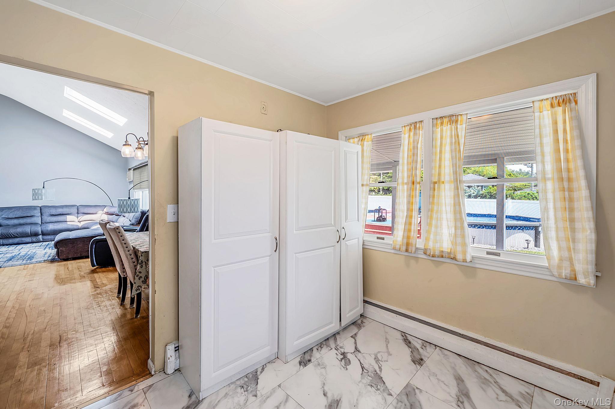 Single Family Blue Spruce Lane Suffolk County, NY 11725, MLS-1021591-22