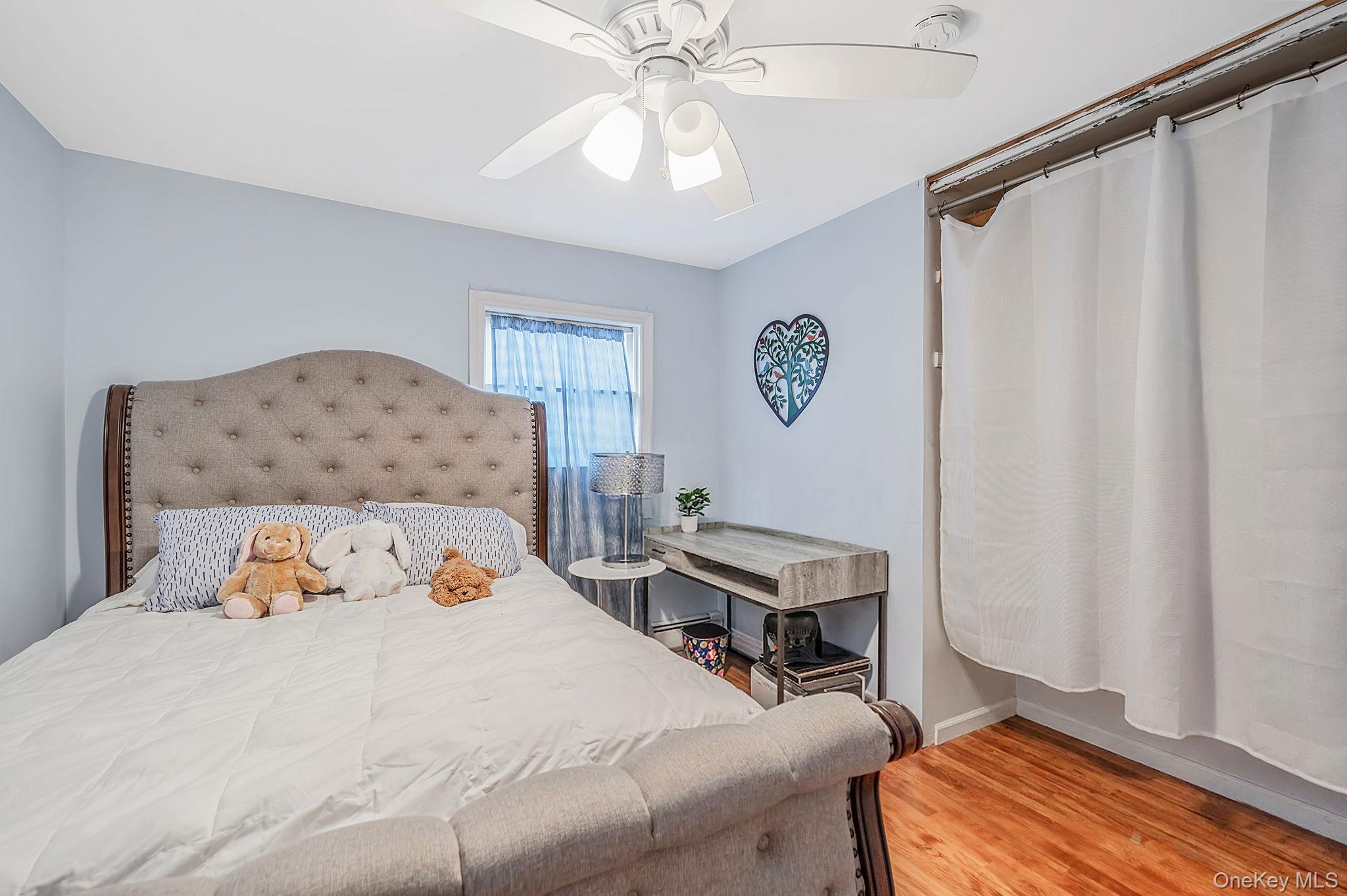 Single Family Blue Spruce Lane Suffolk County, NY 11725, MLS-1021591-25