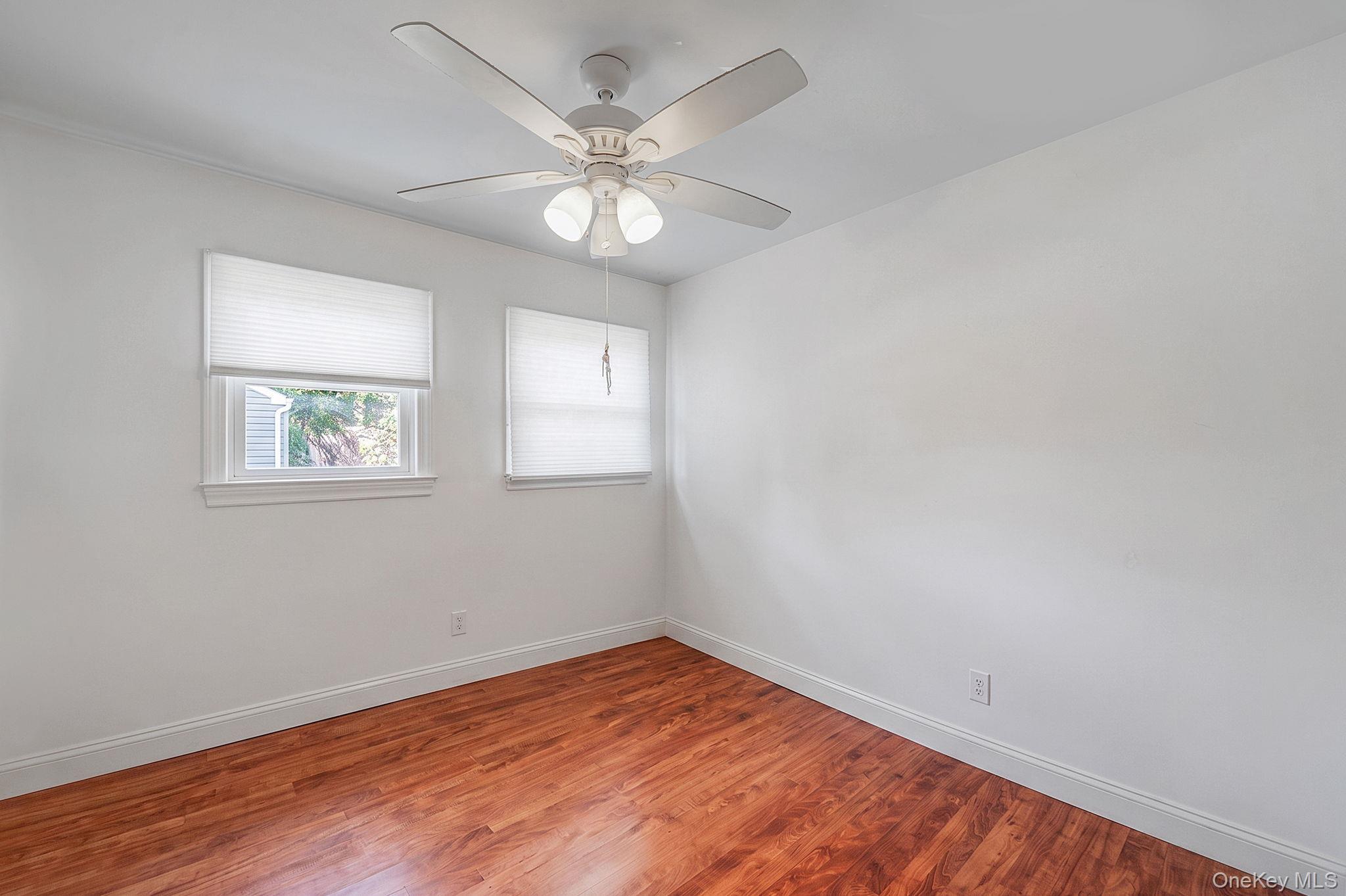 Single Family Blue Spruce Lane Suffolk County, NY 11725, MLS-1021591-30