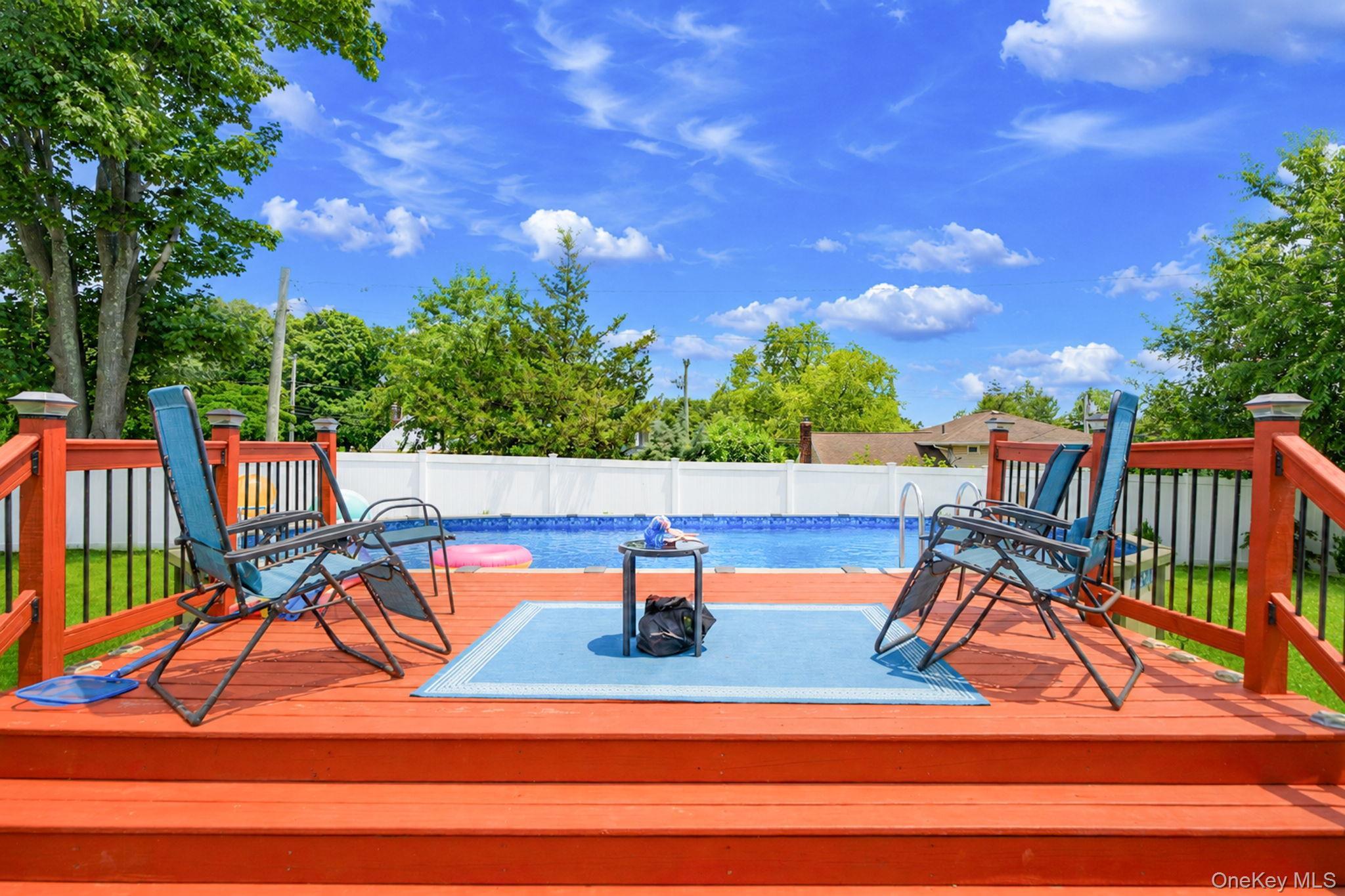 Single Family Blue Spruce Lane Suffolk County, NY 11725, MLS-1021591-9