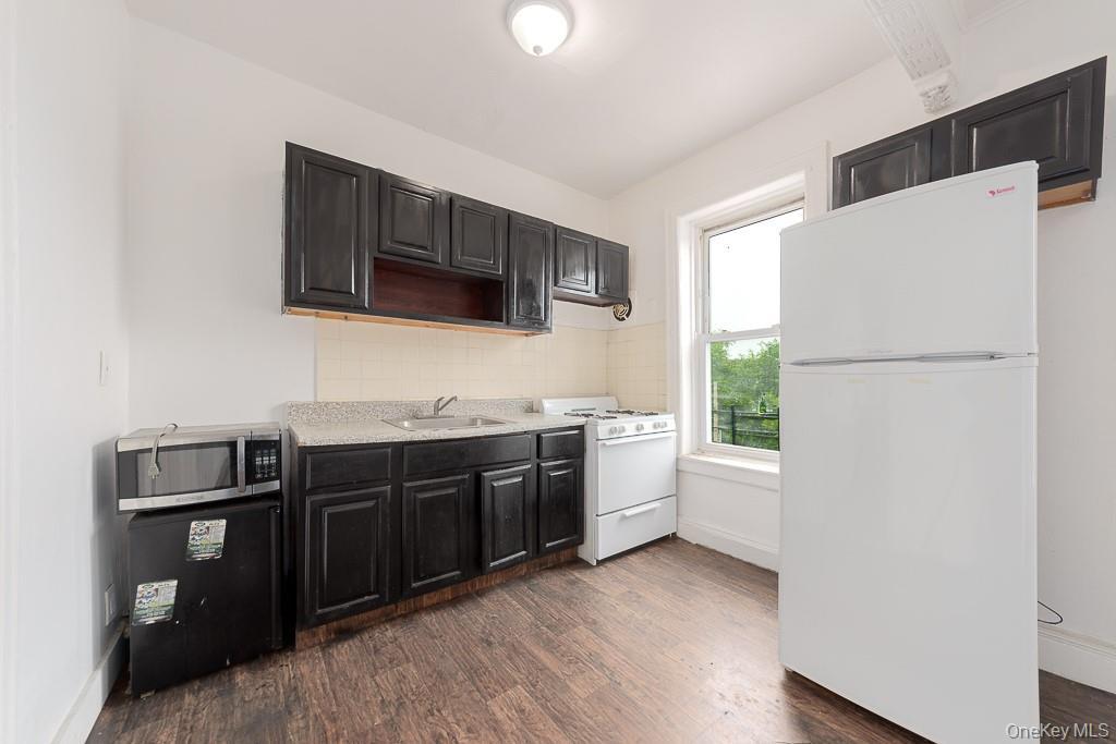 Single Family Miller Avenue  Brooklyn, NY 11207, MLS-1021596-7