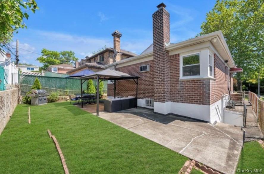 Single Family 21st Road Queens, NY 11357, MLS-1021599-18