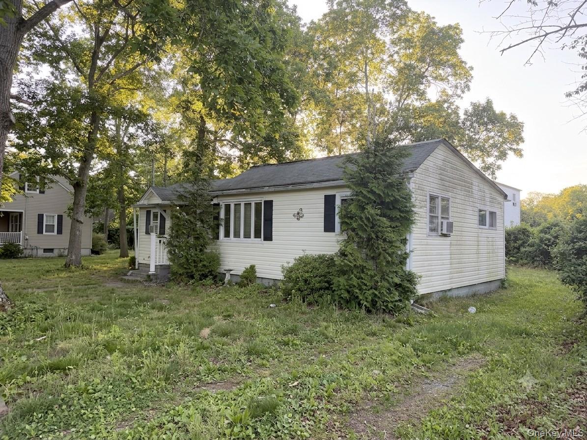 Single Family Elm Road E Suffolk County, NY 11951, MLS-1021600-2