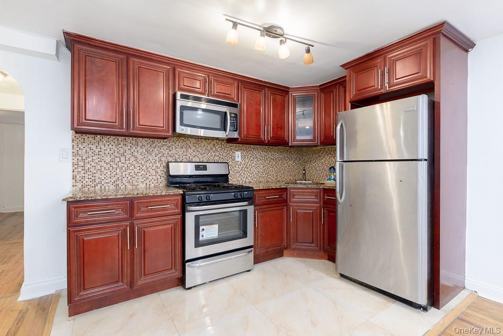 Apartment 96 E Brooklyn, NY 11236, MLS-1021616-3