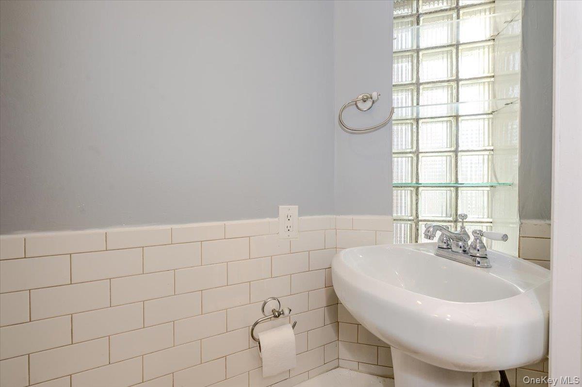 Single Family Utopia Parkway Queens, NY 11366, MLS-1021620-13