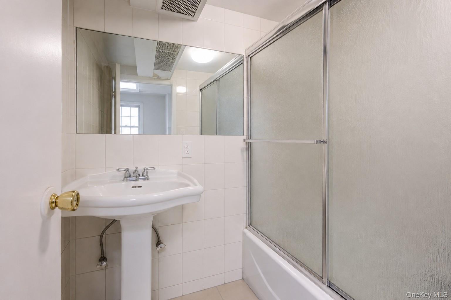 Single Family Utopia Parkway Queens, NY 11366, MLS-1021620-14