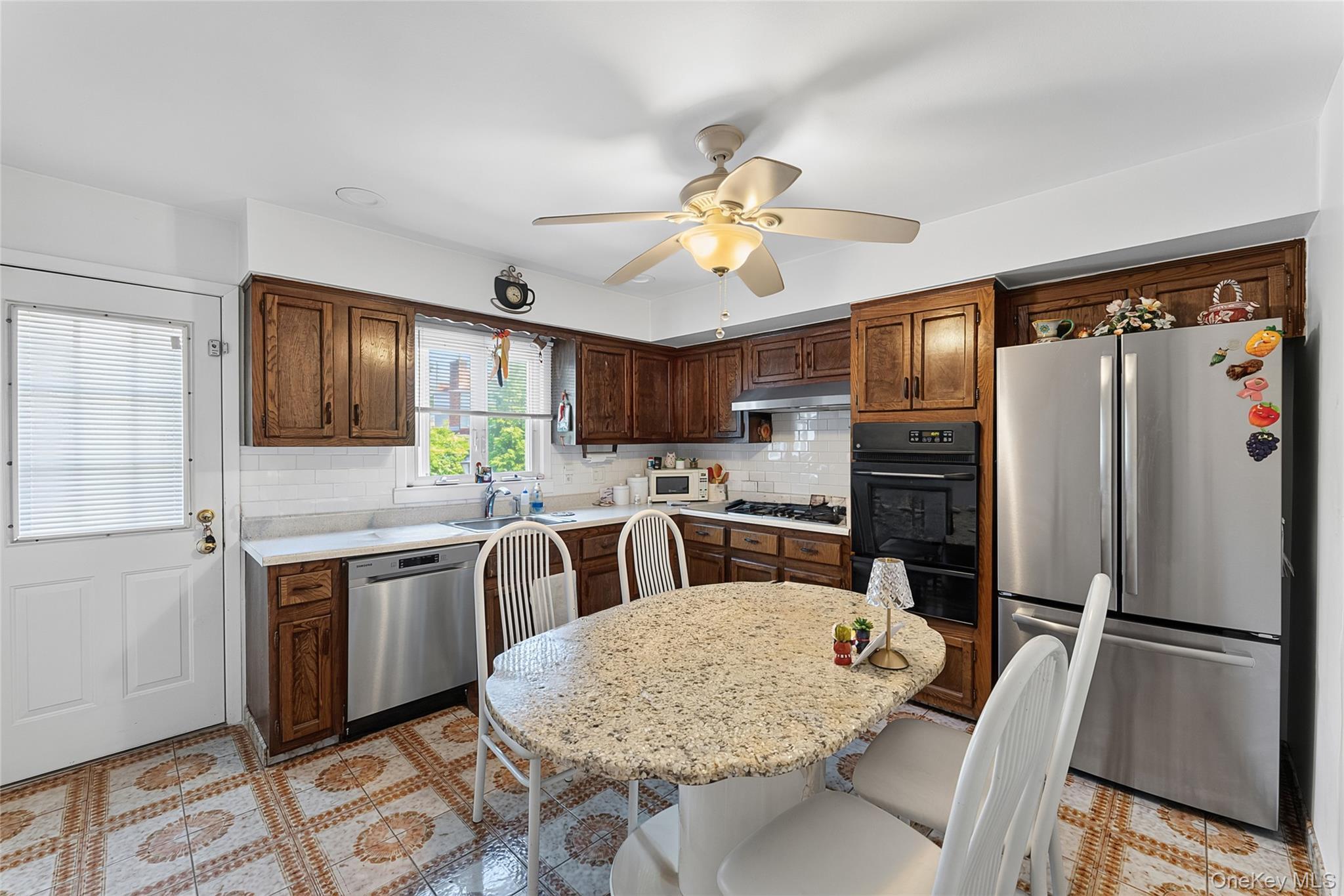 Single Family Curtis Lane  Westchester County, NY 10710, MLS-1021669-21