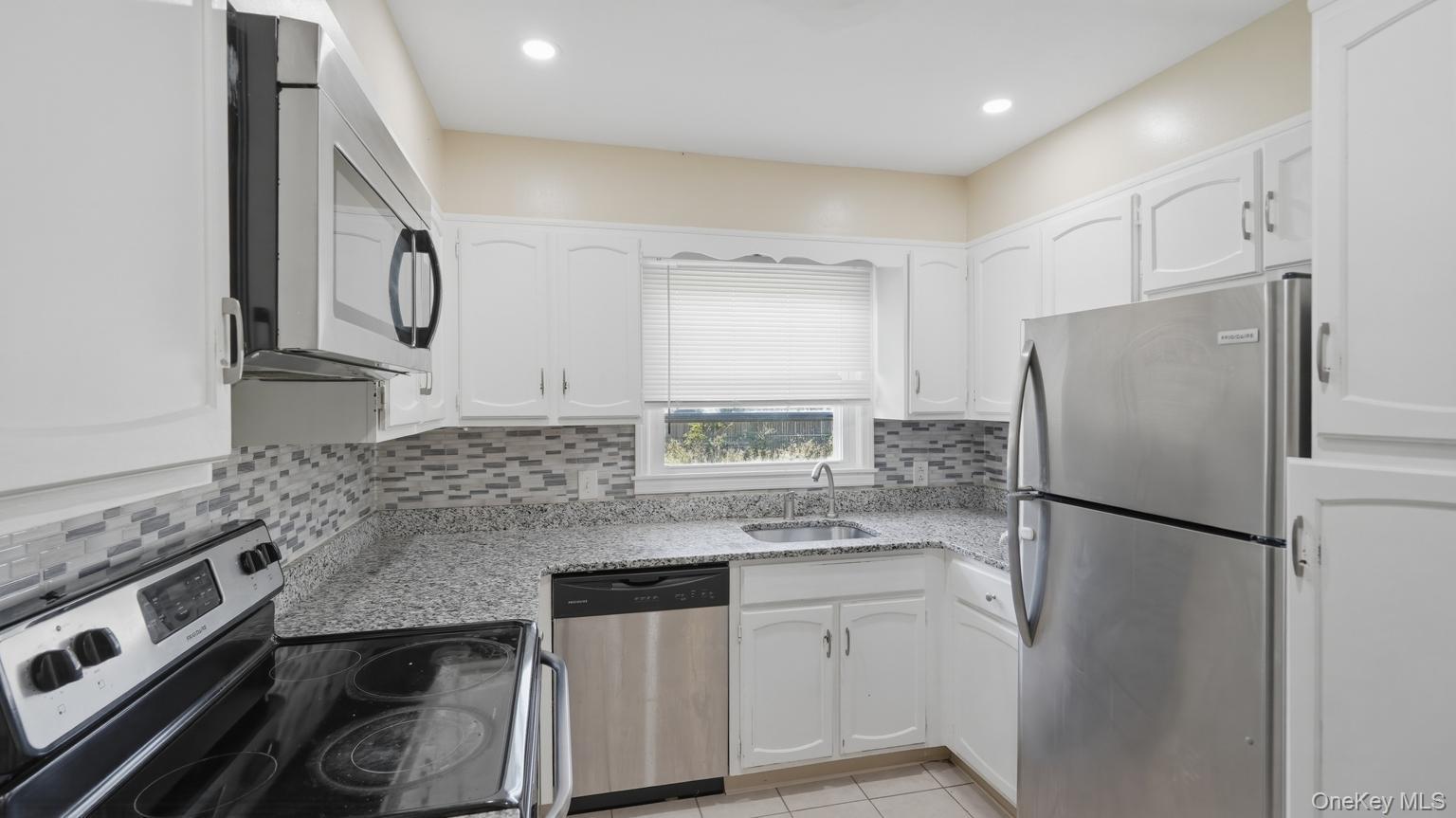 Single Family Park Avenue, Schenectady Out Of Area, NY 12304, MLS-1021714-8