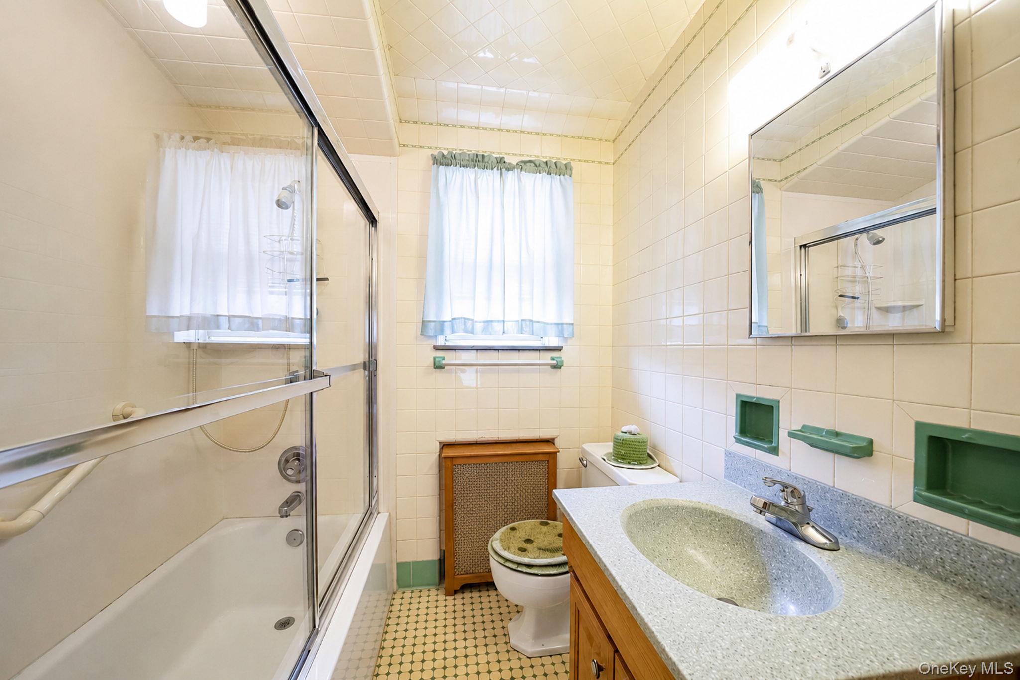 Single Family Lurting Avenue Bronx, NY 10461, MLS-1021736-16