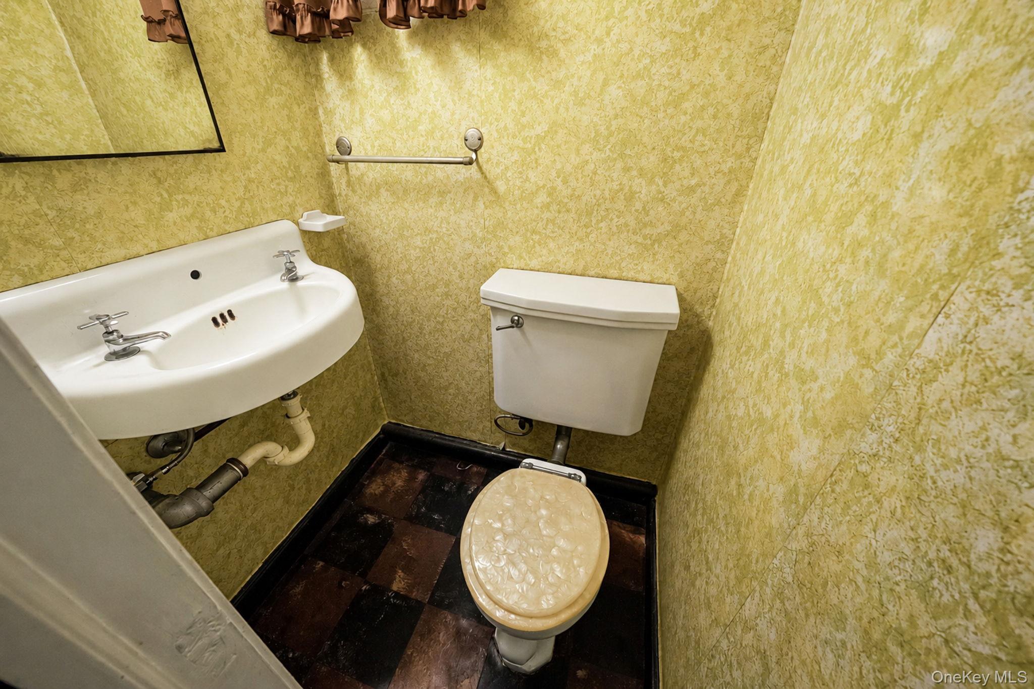 Single Family Lurting Avenue Bronx, NY 10461, MLS-1021736-20
