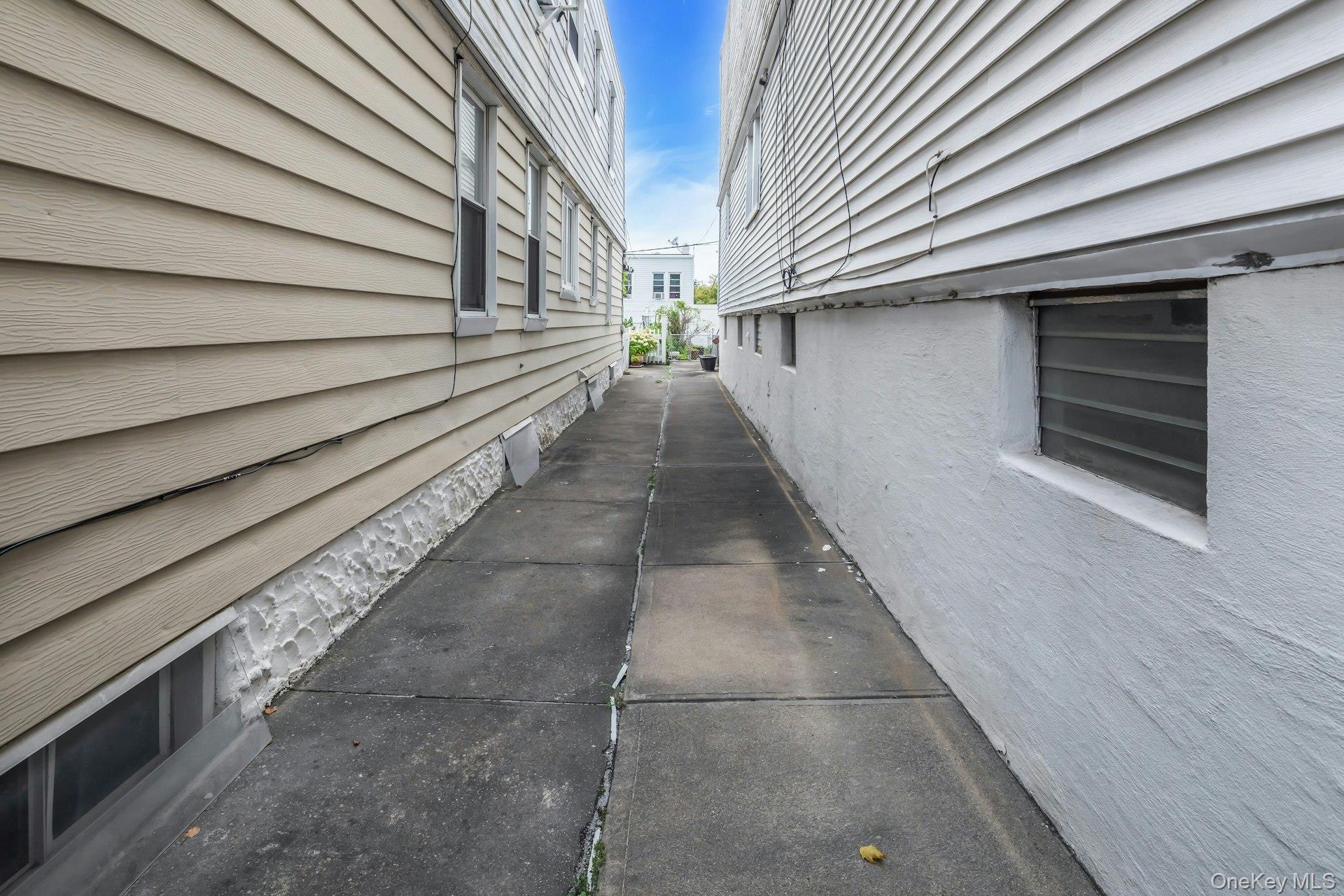 Single Family Eliot Avenue  Queens, NY 11379, MLS-1021741-37
