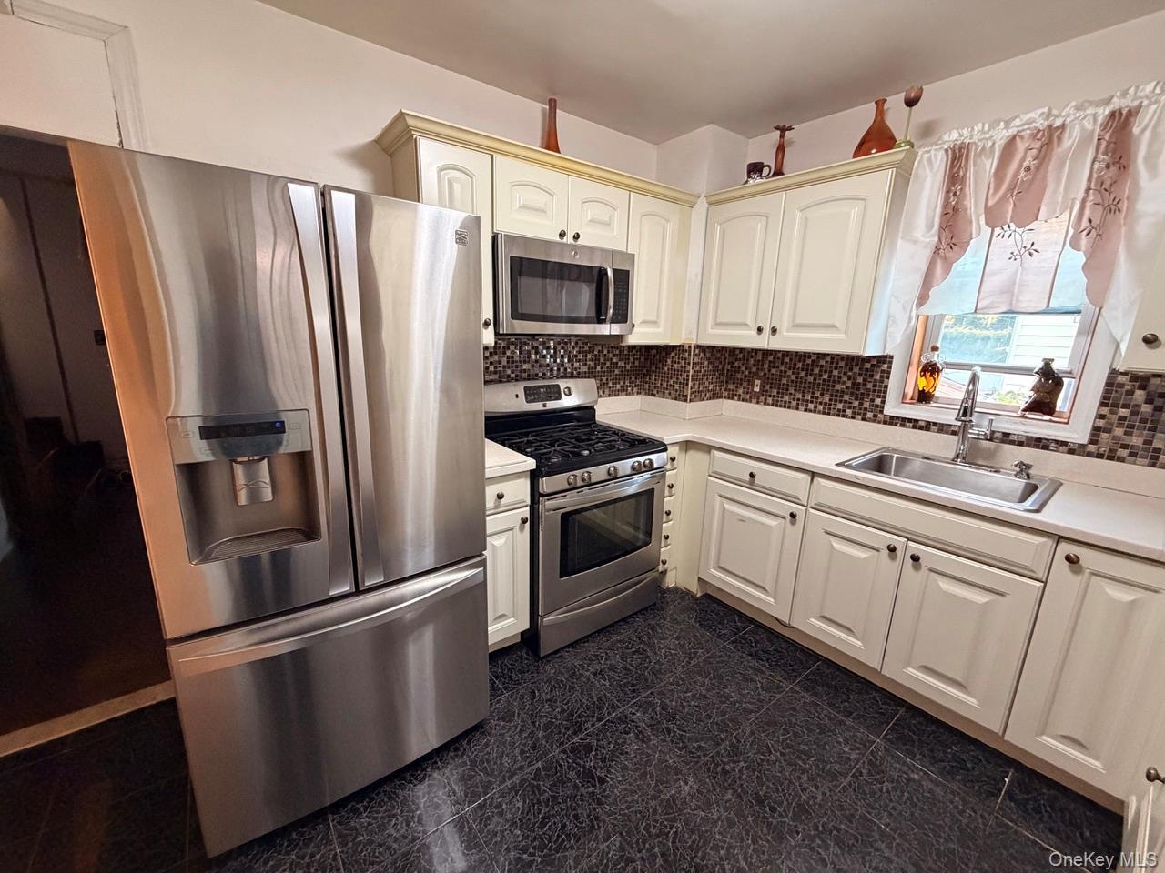 Single Family 218th Street Queens, NY 11413, MLS-1021750-2