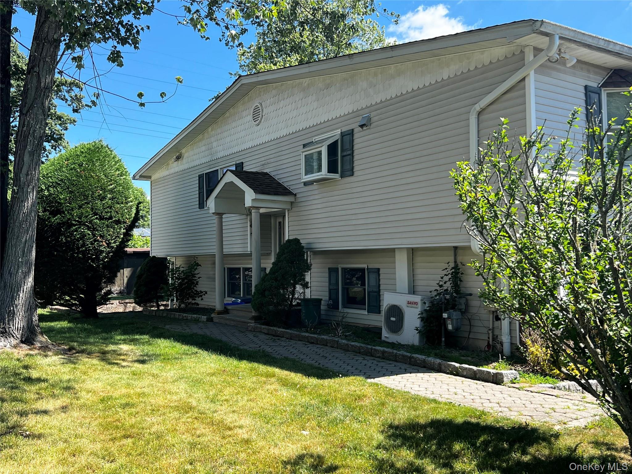 Single Family Vailshire Circle Rockland County, NY 10954, MLS-1021774-2