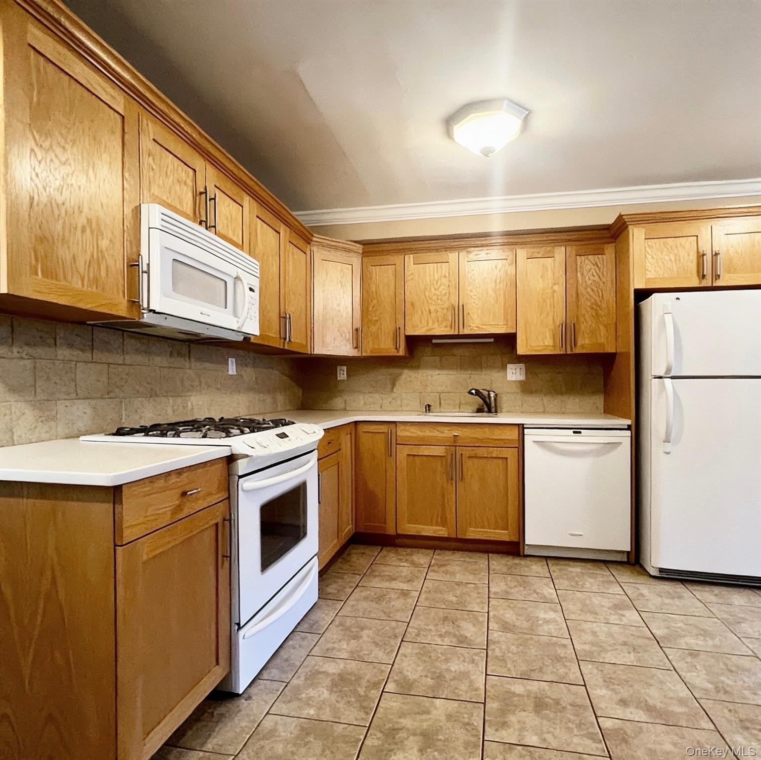 Single Family Vailshire Circle Rockland County, NY 10954, MLS-1021774-24