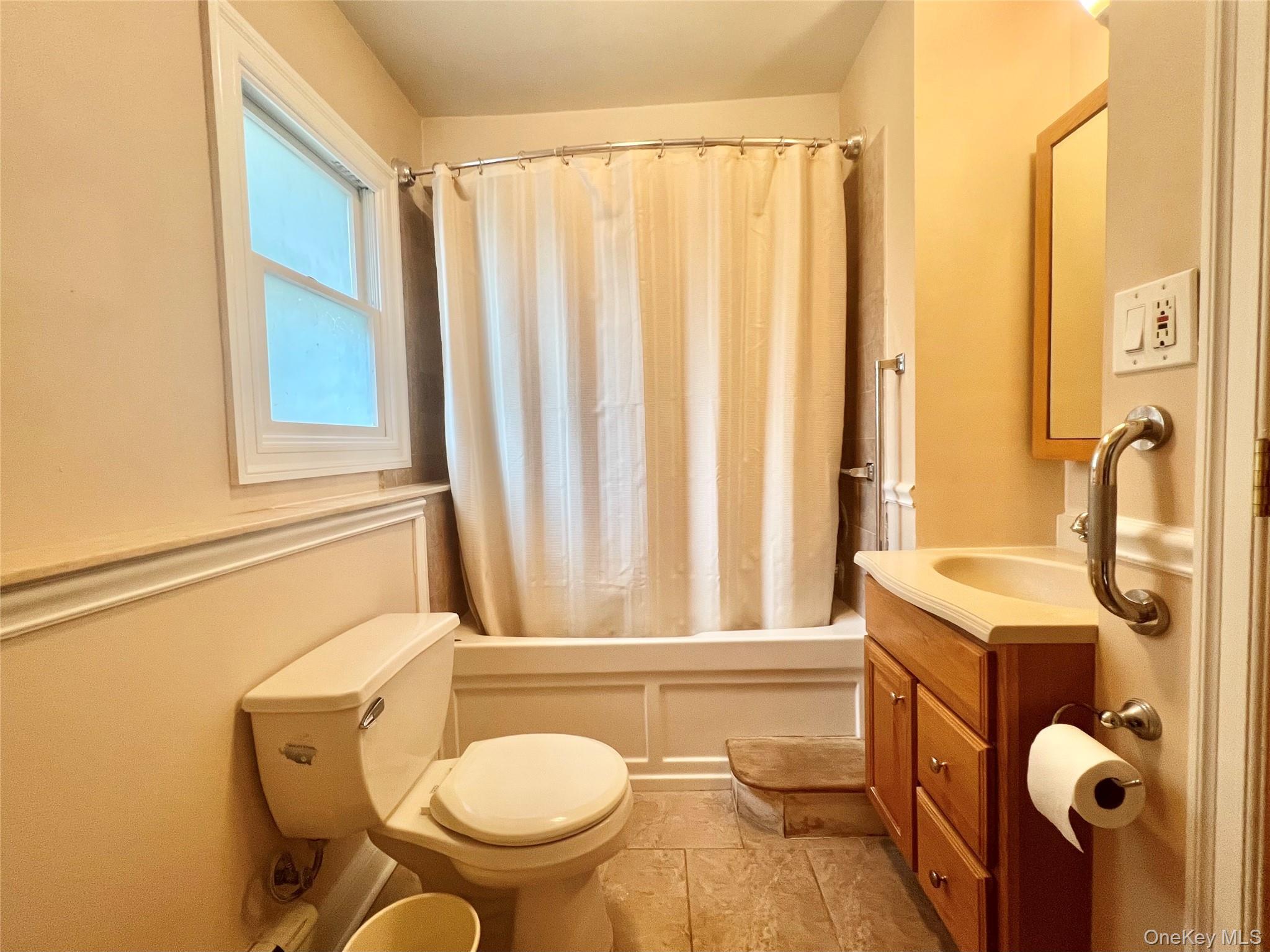 Single Family Vailshire Circle Rockland County, NY 10954, MLS-1021774-26