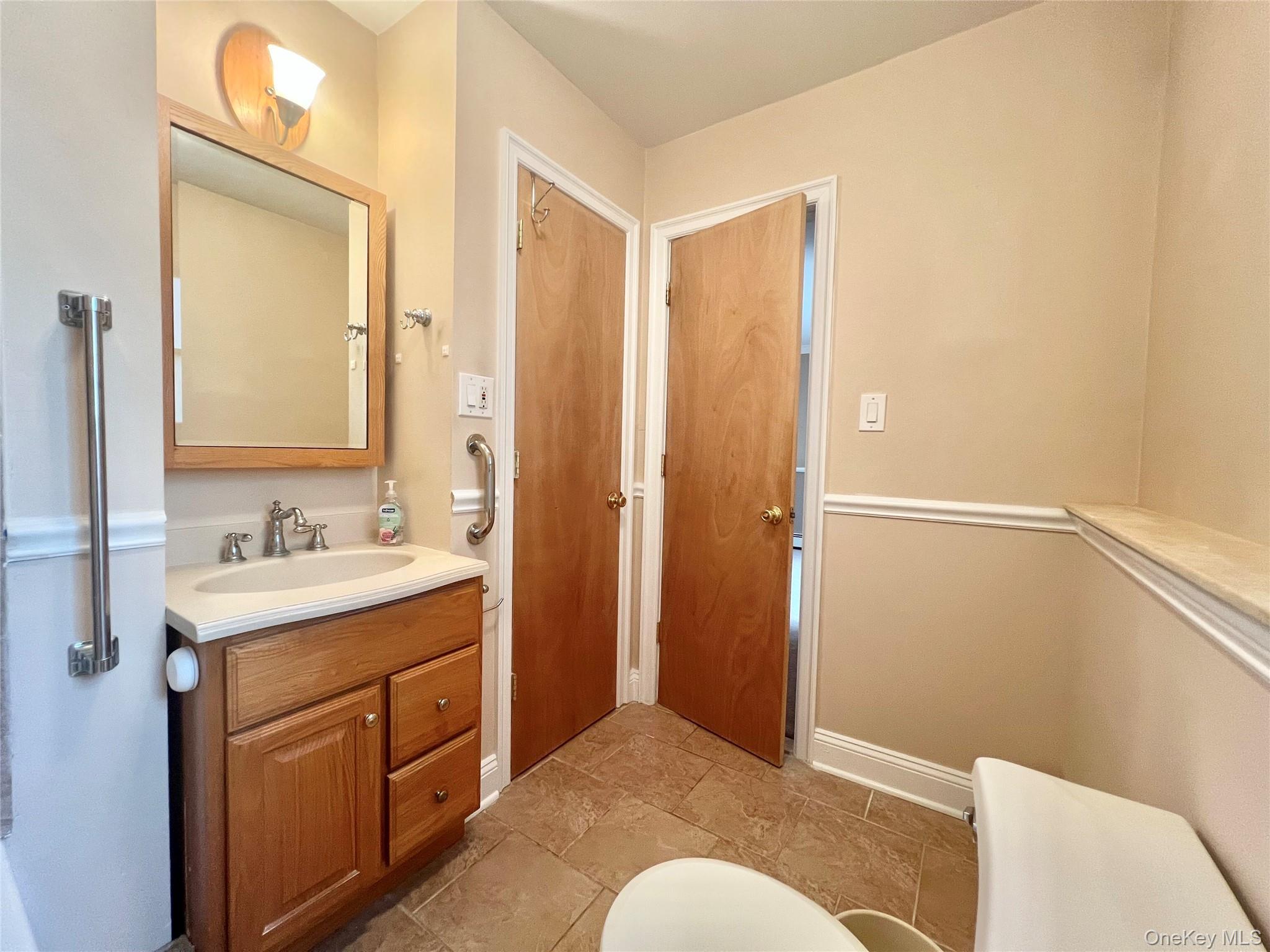 Single Family Vailshire Circle Rockland County, NY 10954, MLS-1021774-27