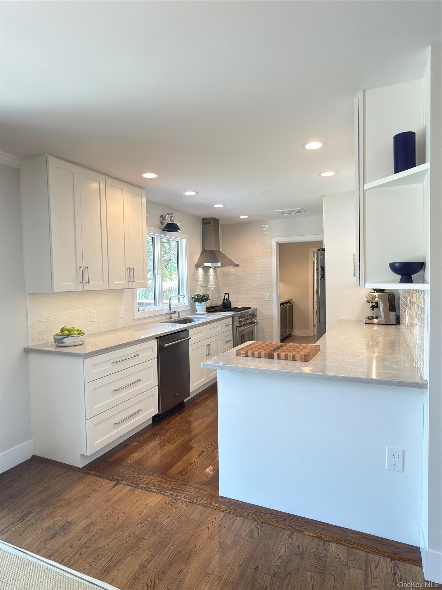 Single Family Locust Street Suffolk County, NY 11901, MLS-1021791-4