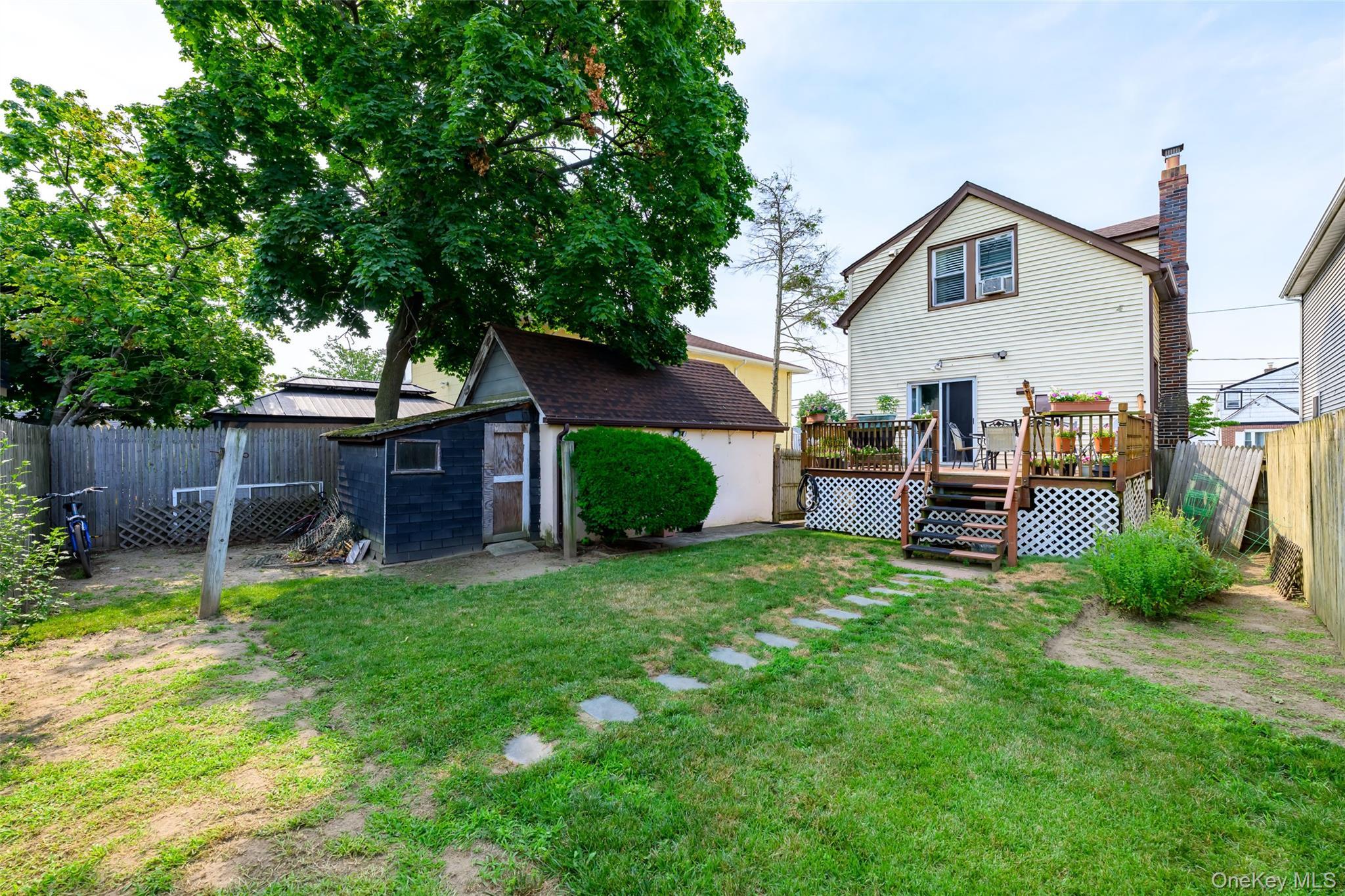 Single Family Cumberland Place  Nassau County, NY 11580, MLS-1021792-10