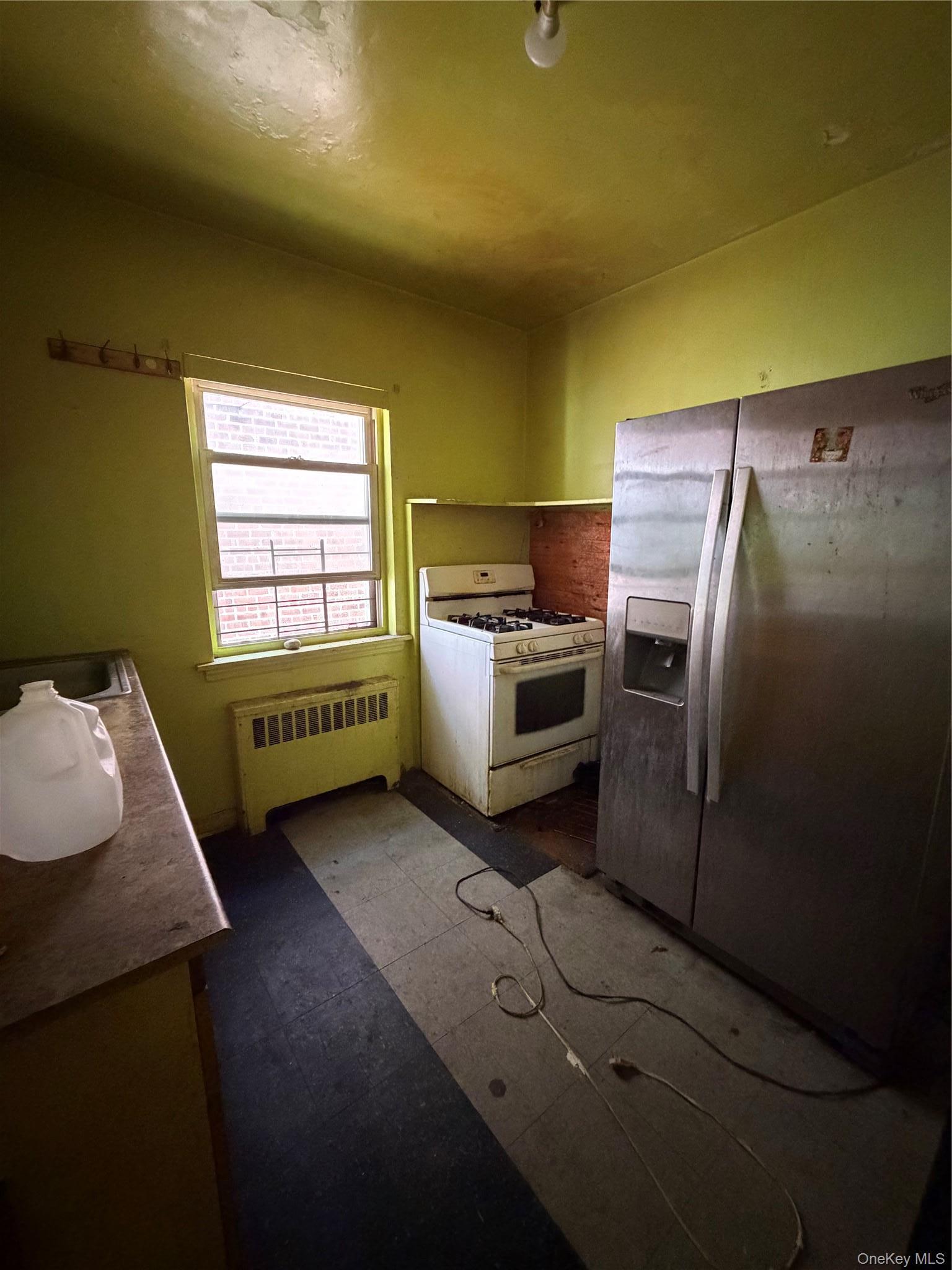 Single Family Fenton Avenue Bronx, NY 10469, MLS-1021807-13