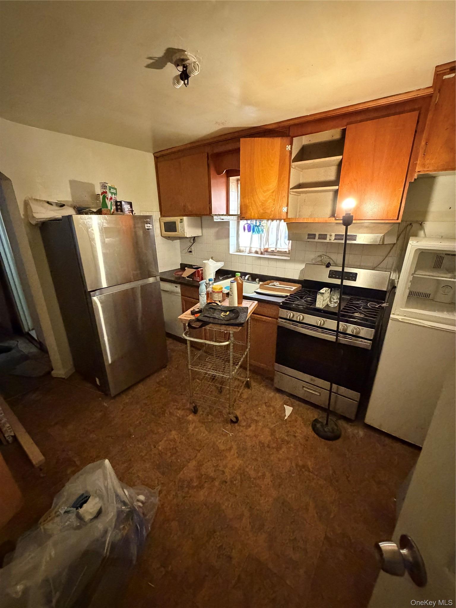 Single Family Fenton Avenue Bronx, NY 10469, MLS-1021807-6
