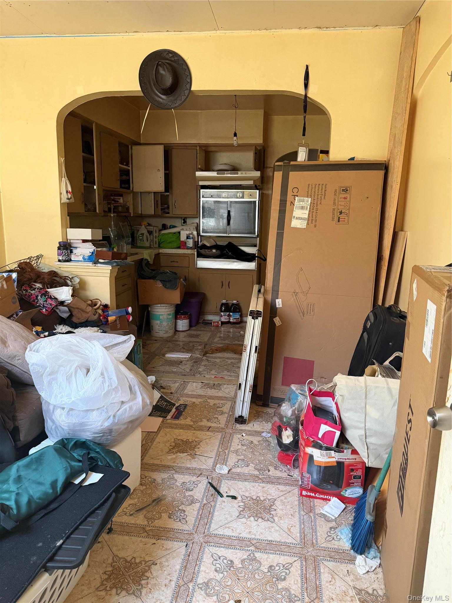 Single Family Fenton Avenue Bronx, NY 10469, MLS-1021807-8
