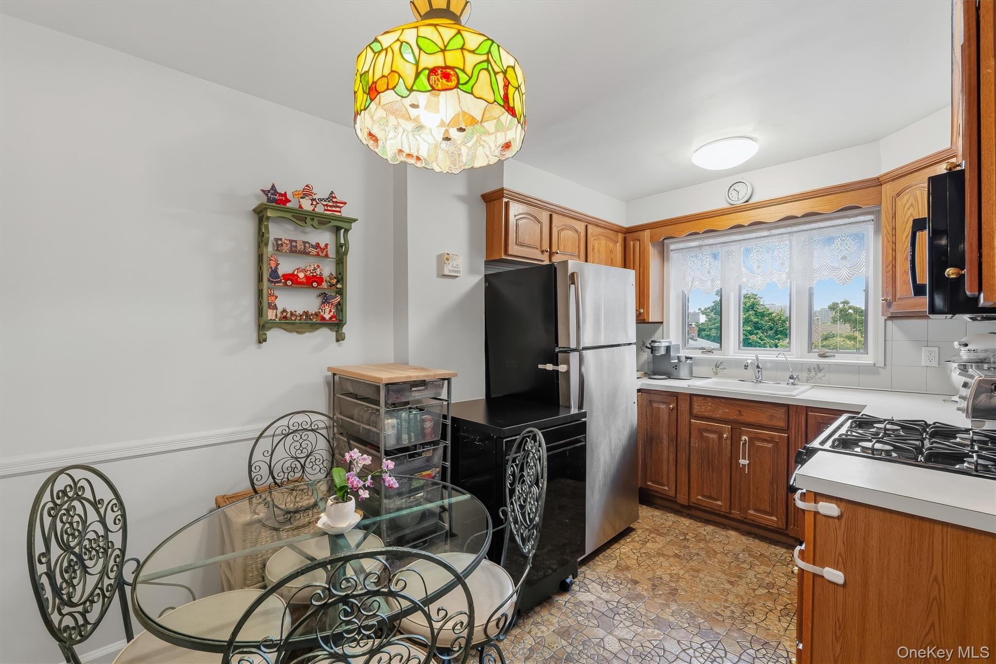 Single Family Westervelt Avenue Bronx, NY 10469, MLS-1021810-14