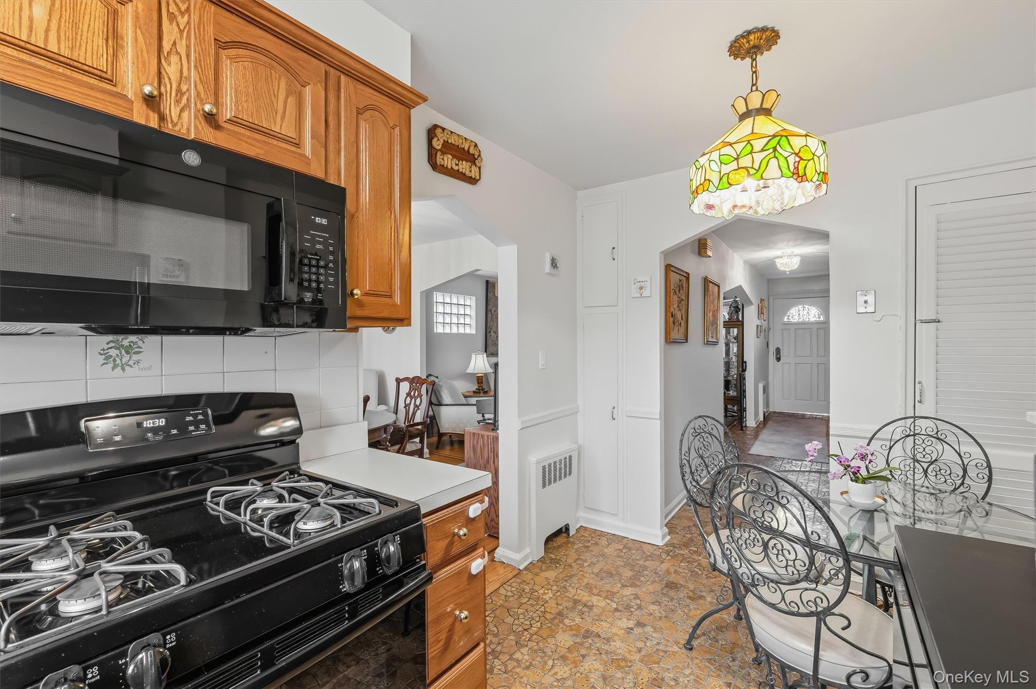 Single Family Westervelt Avenue Bronx, NY 10469, MLS-1021810-17