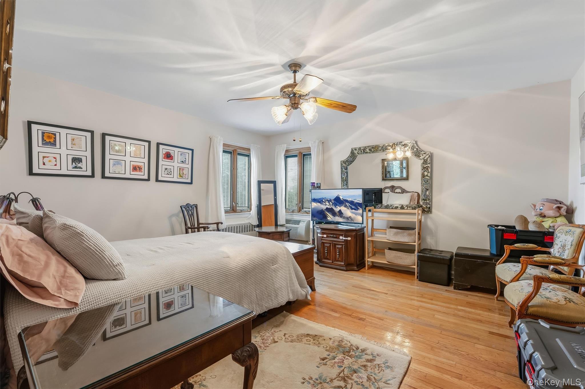 Single Family Westervelt Avenue Bronx, NY 10469, MLS-1021810-23
