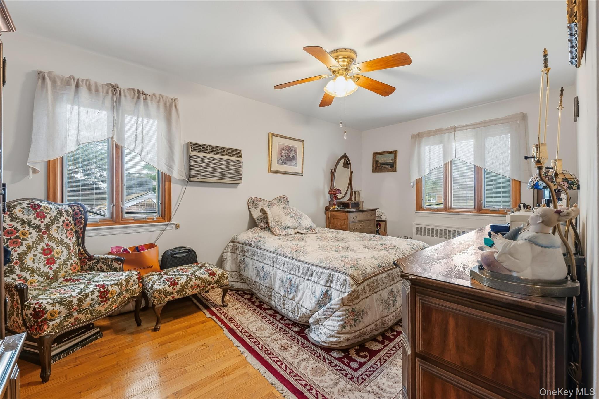 Single Family Westervelt Avenue Bronx, NY 10469, MLS-1021810-26