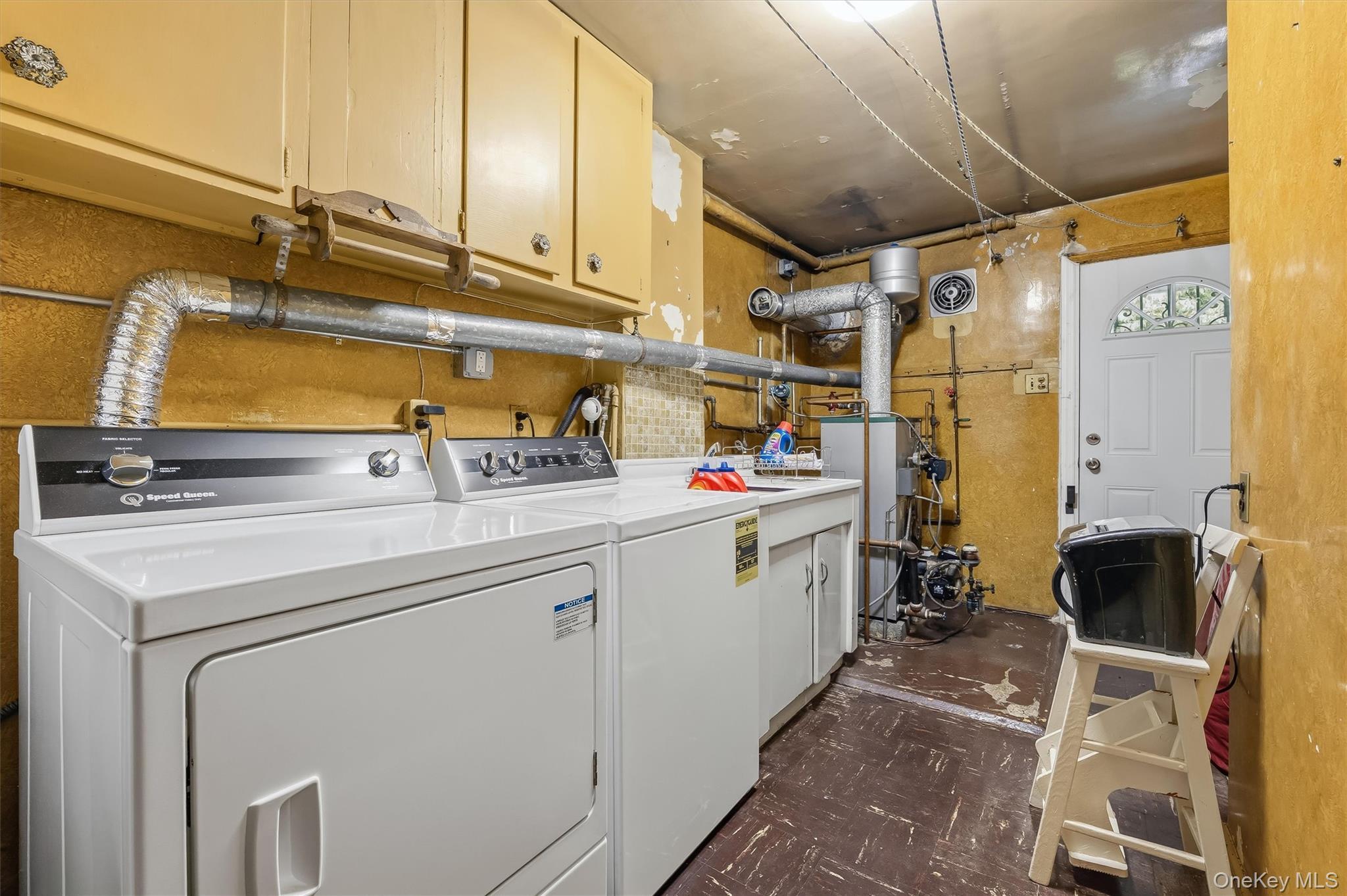 Single Family Westervelt Avenue Bronx, NY 10469, MLS-1021810-29